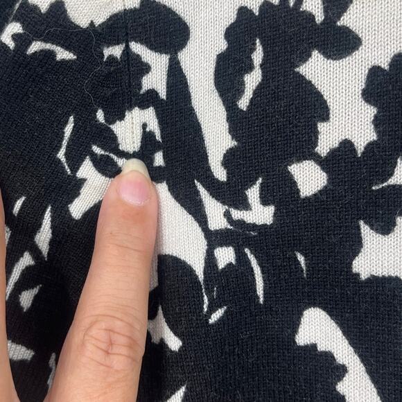 Cache Dark Floral Open Sweater Sz L Preppy Floral Old Money Asymmetrical Light - Picture 5 of 10